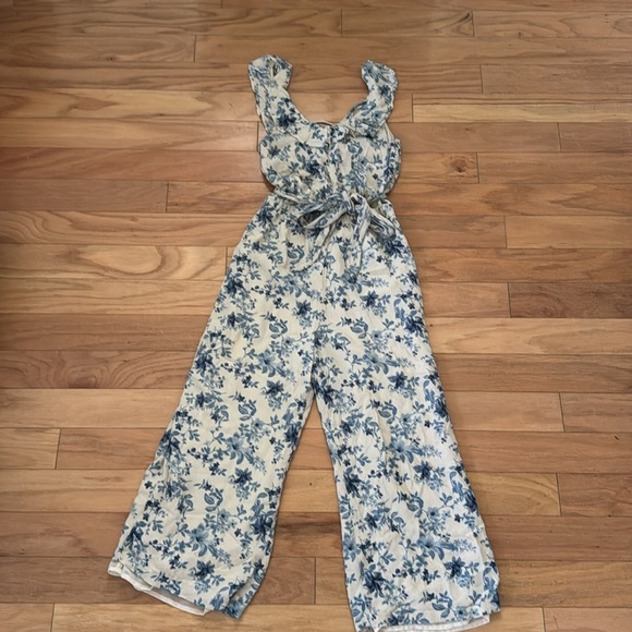 American Eagle | Cream/Blue Floral Jumpsuit | Ruffle | size XS - Picture 3 of 8